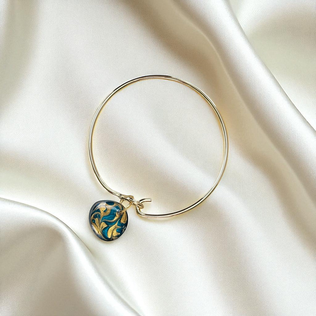Adjustable size Bangle