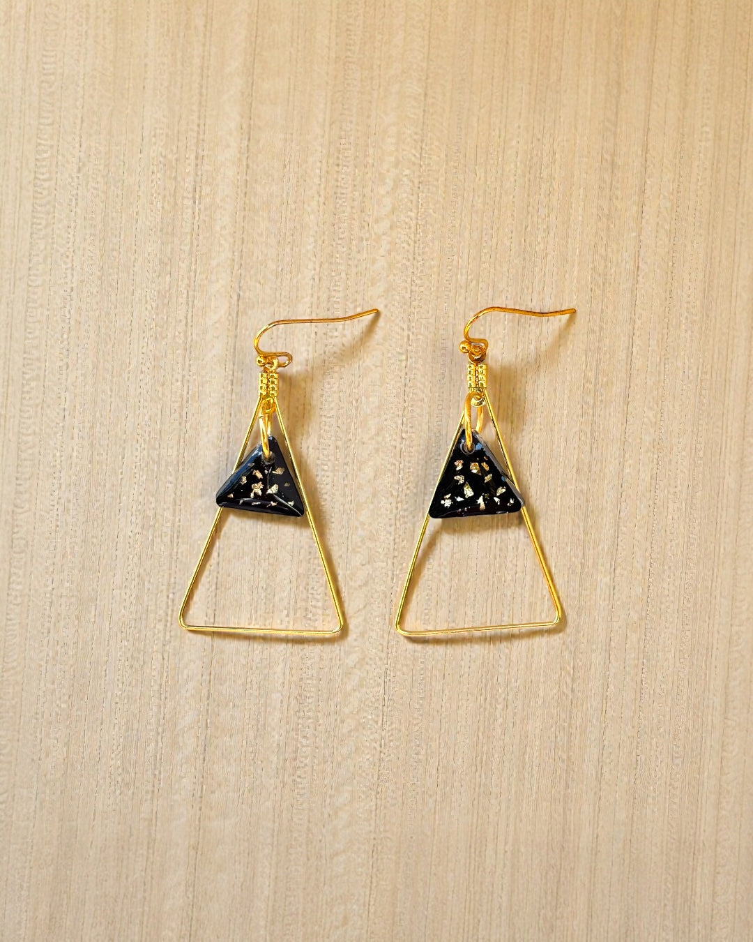 Triangle Noir Earrings