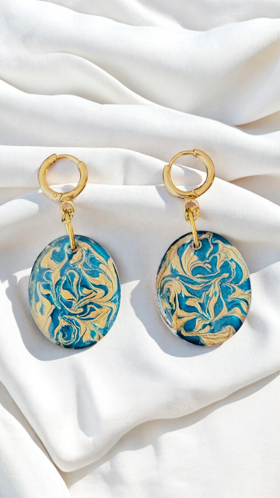 Oval Huggies Swirl Resin Earrings