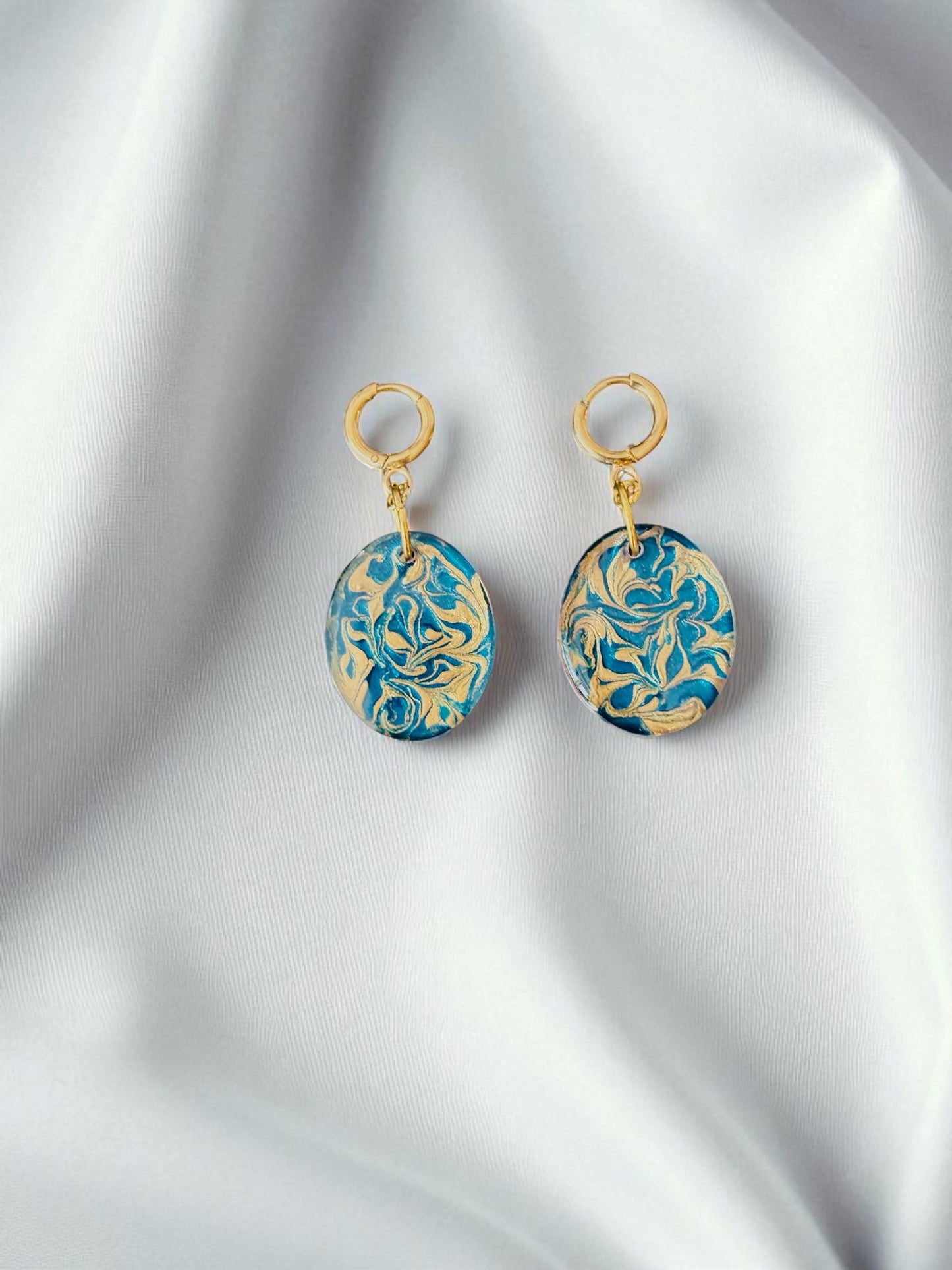 Oval Huggies Swirl Resin Earrings